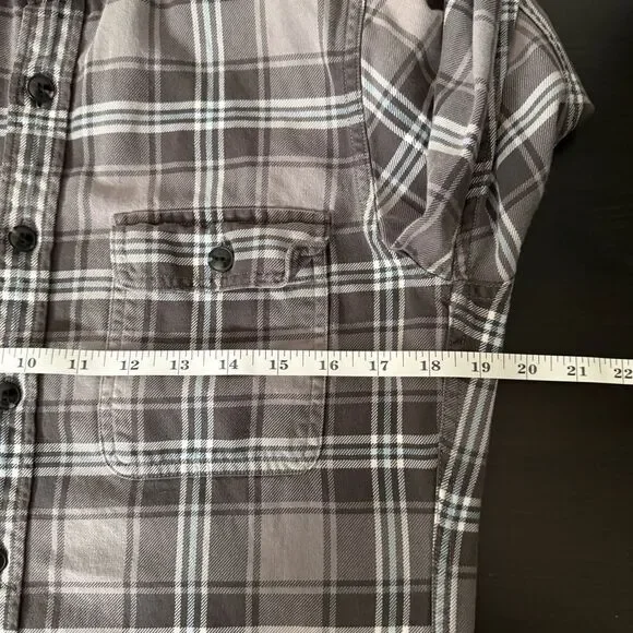 J Crew Flannel Shirt Mens Sz S Gray Plaid Slim Fit Button Up 100% Cotton Outdoor - Picture 8 of 9